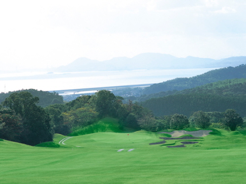 [아코디아] 산요국제골프클럽 - 시모노세키항에서 35분, 기타큐슈공항 55분